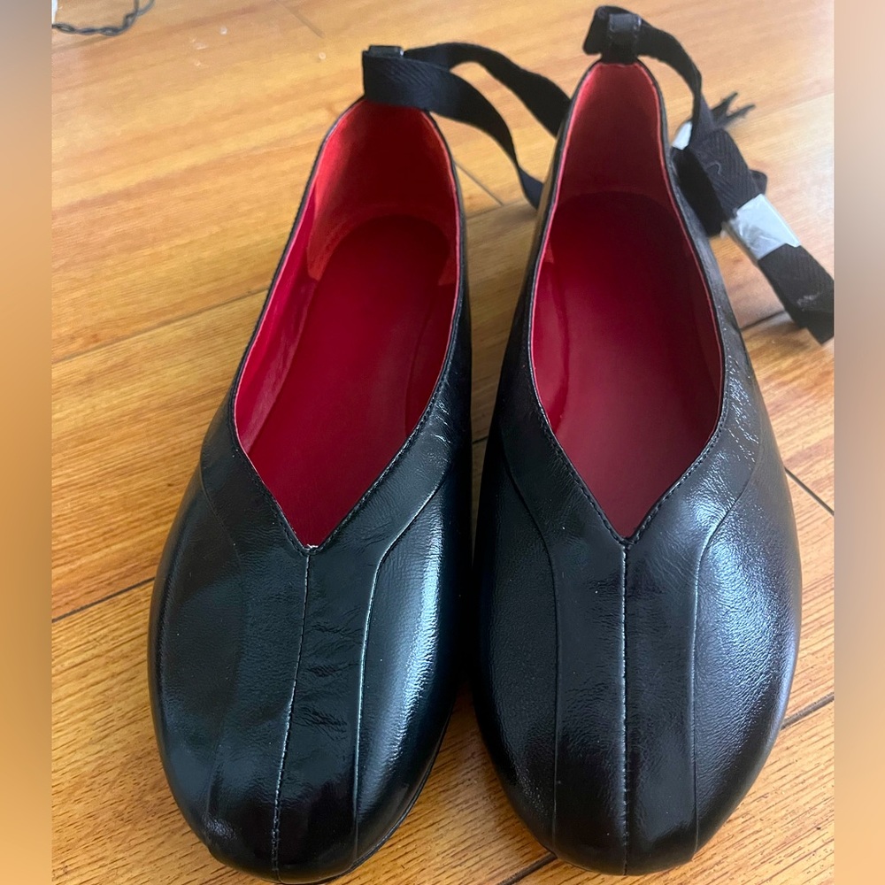 Tory Burch flats, 9.5
